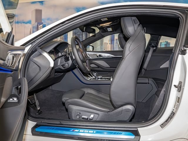 2026 BMW 8 Series M850i - Photo 20