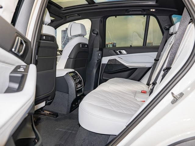 2026 BMW X5 50e - Photo 22