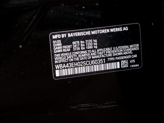 2025 BMW 7 Series 750e - Photo 24