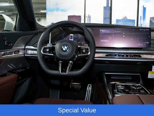 2025 BMW 7 Series 760i - Photo 17