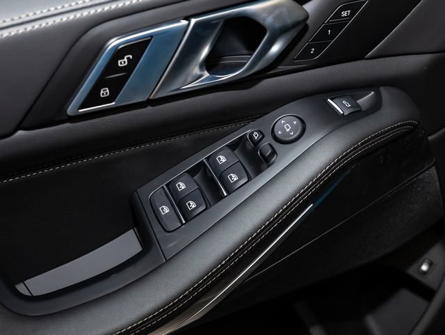 2026 BMW X5 50e - Photo 14