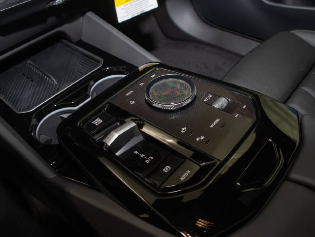 2027 BMW 5 Series 530i - Photo 19