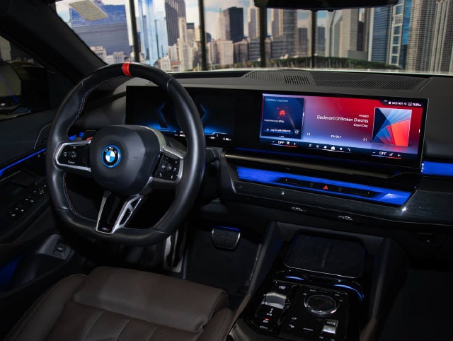 2024 BMW i5 M60 - Photo 14