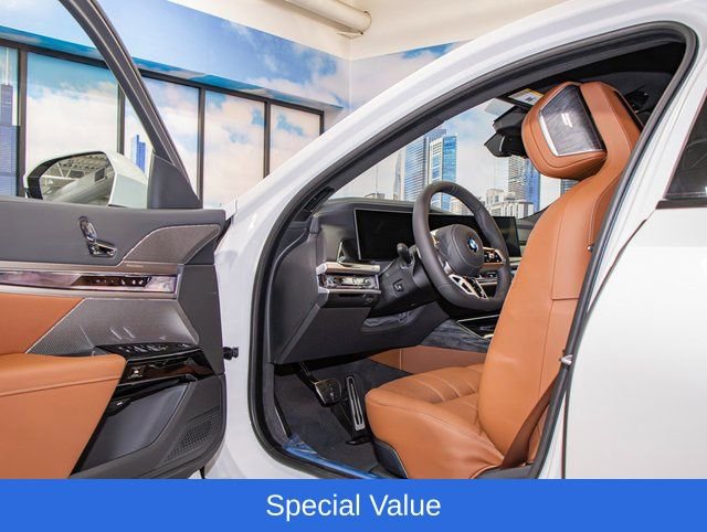 2025 BMW 7 Series 760i - Photo 13