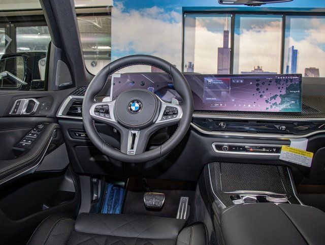 2026 BMW X5 M60i - Photo 16