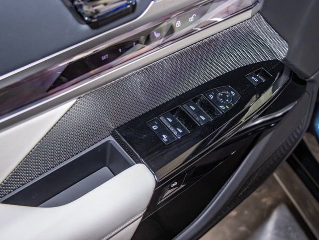 2026 BMW 7 Series 740i - Photo 14