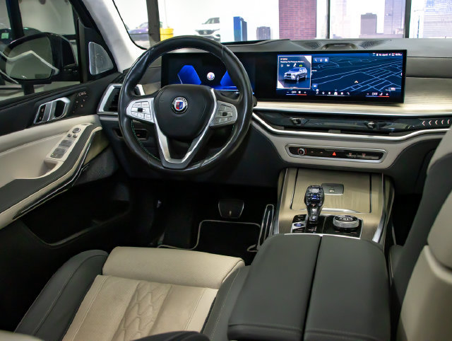 2025 BMW X7 ALPINA XB7 - Photo 16