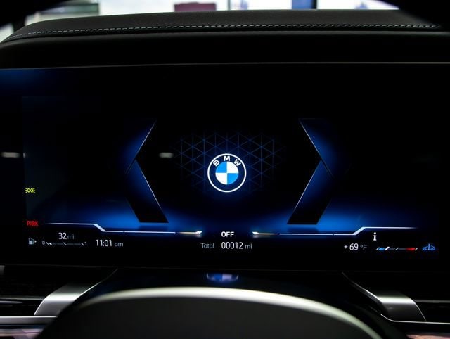 2026 BMW 7 Series 740i - Photo 18