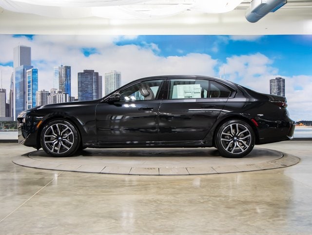2026 BMW 7 Series 740i - Photo 6