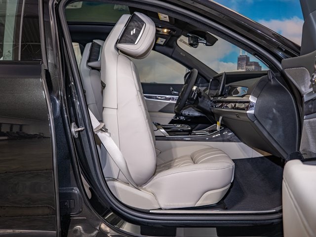 2026 BMW 7 Series 740i - Photo 21
