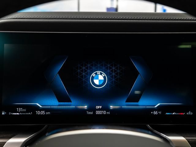 2026 BMW 7 Series 760i - Photo 17