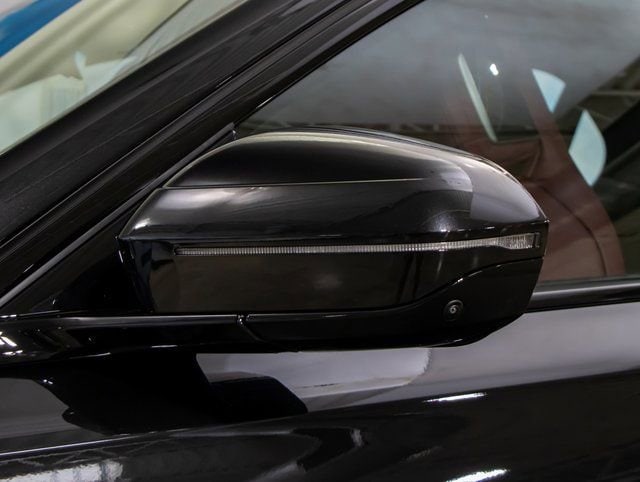 2025 BMW 7 Series 740i - Photo 10