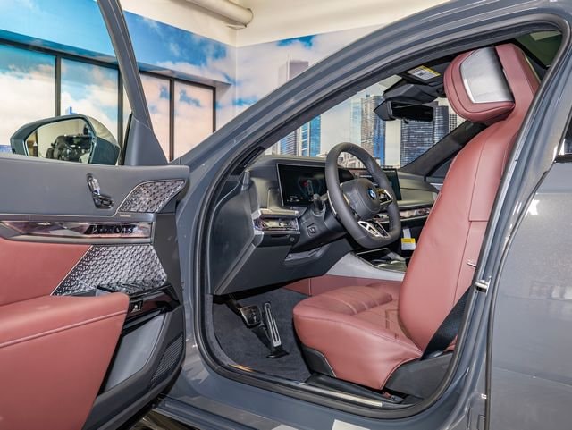 2026 BMW 7 Series 760i - Photo 13
