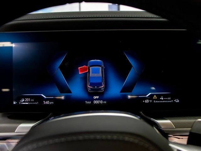 2025 BMW 7 Series 750e - Photo 18