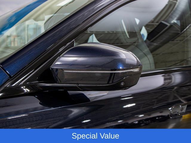 2025 BMW 7 Series 750e - Photo 10