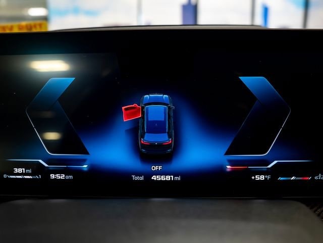 2024 BMW X5 M60i - Photo 17