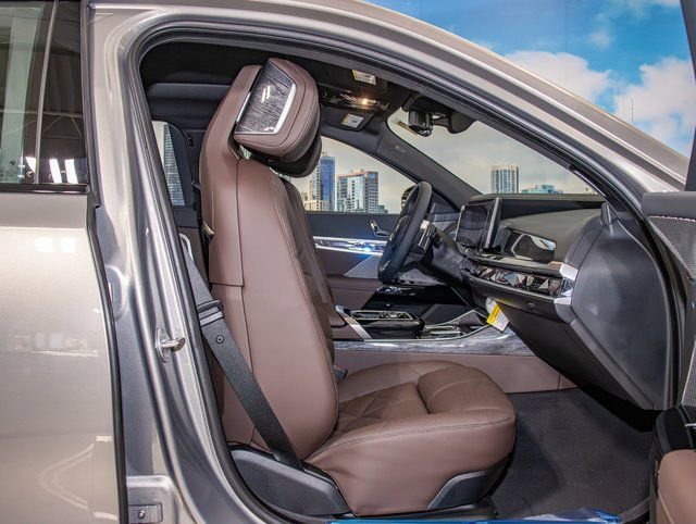 2026 BMW 7 Series 740i - Photo 21