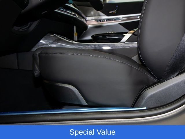 2025 BMW 7 Series 750e - Photo 16