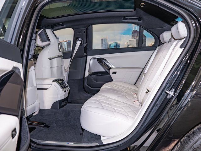 2026 BMW 7 Series 740i - Photo 22