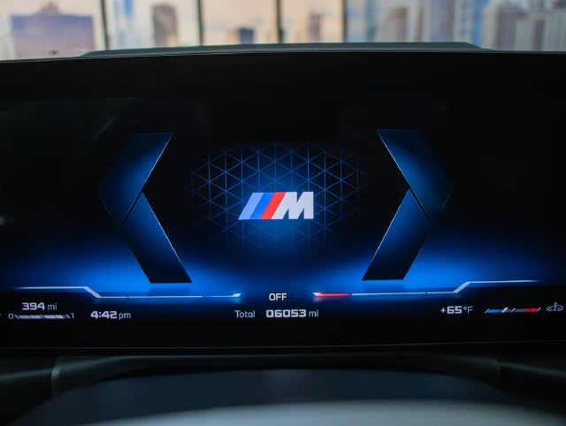 2025 BMW 3 Series M340i - Photo 17