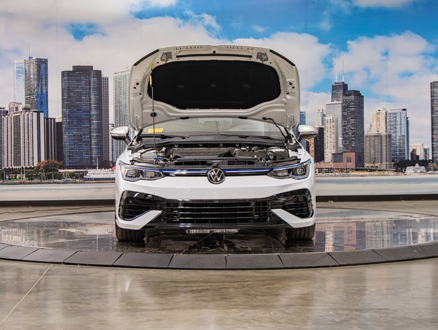 2024 Volkswagen Golf R photo 4