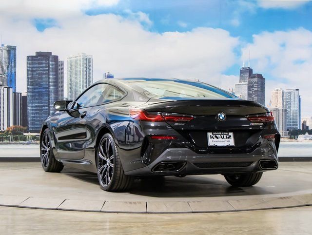 2026 BMW 8 Series M850i - Photo 9