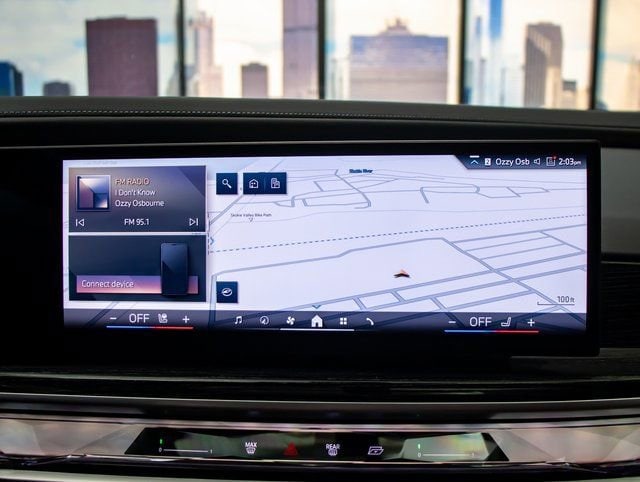 2025 BMW 7 Series 750e - Photo 19