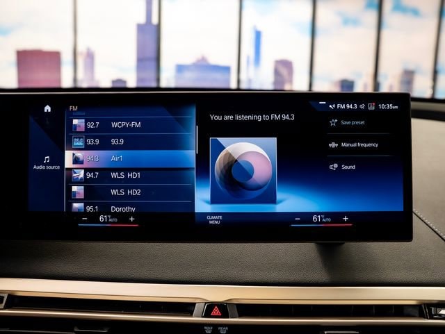 2023 BMW iX Base - Photo 16