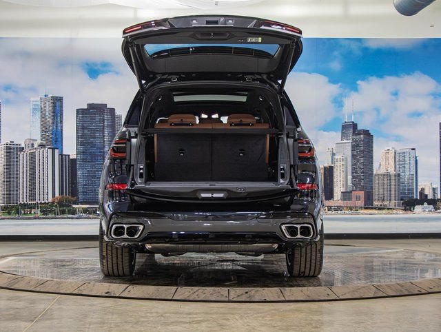 2026 BMW X7 M60i - Photo 11