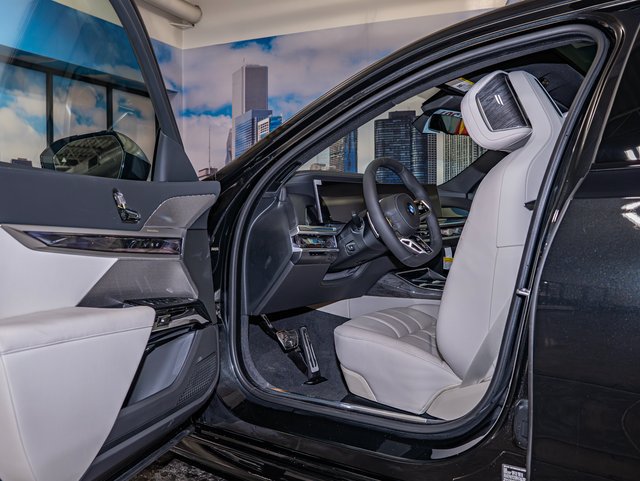 2026 BMW 7 Series 740i - Photo 13