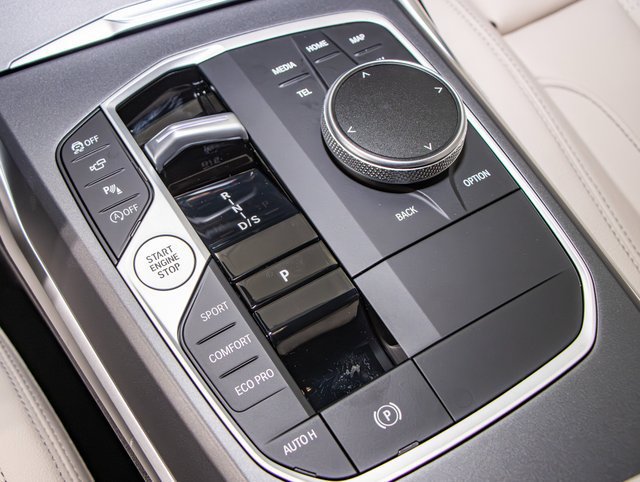 2025 BMW 2 Series 230i - Photo 19