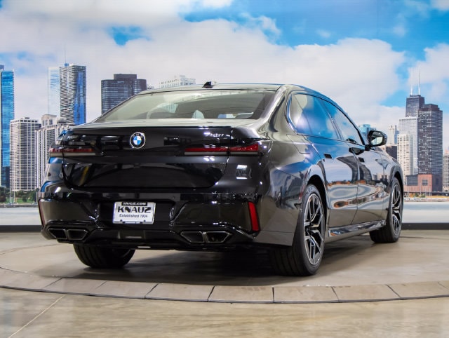 2026 BMW 7 Series 760i - Photo 7