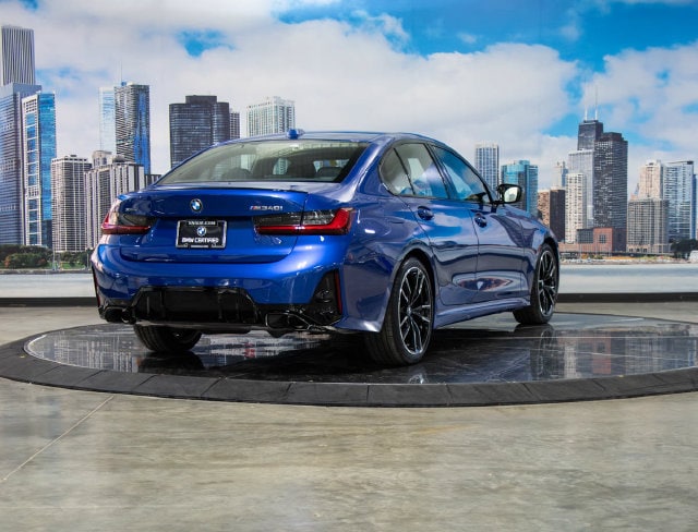 2025 BMW 3 Series M340i - Photo 8