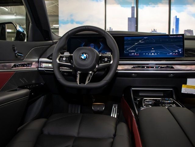 2025 BMW 7 Series 740i - Photo 17