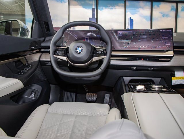 2025 BMW 5 Series 530i - Photo 17
