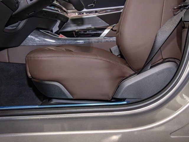 2026 BMW 7 Series 740i - Photo 15