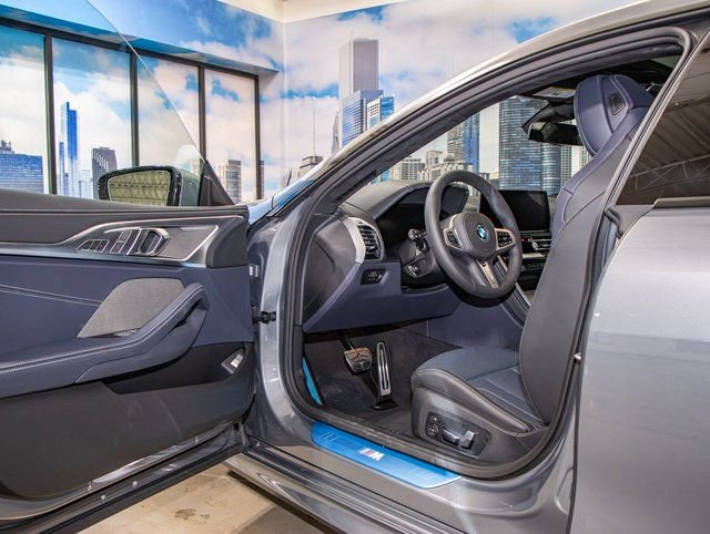 2025 BMW 8 Series 840i - Photo 13