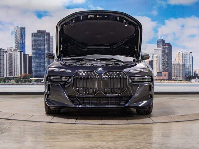 2025 Bmw 760i xDrive photo 2