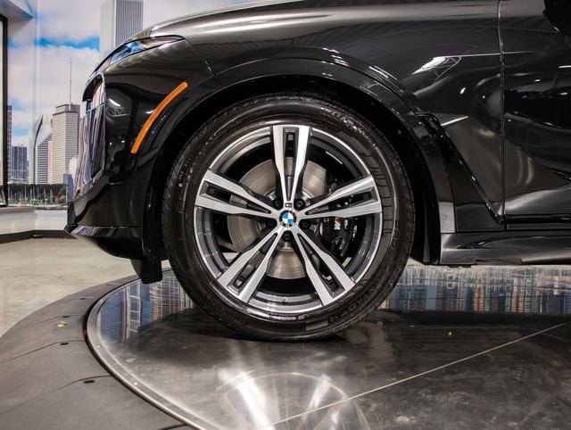 2027 BMW X7 40i - Photo 7