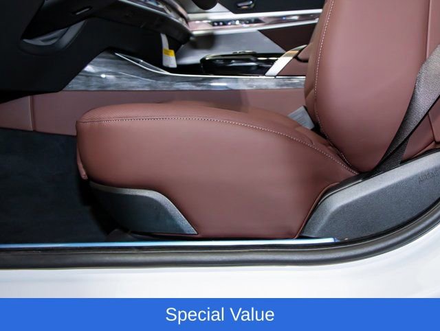 2025 BMW 7 Series 760i - Photo 16