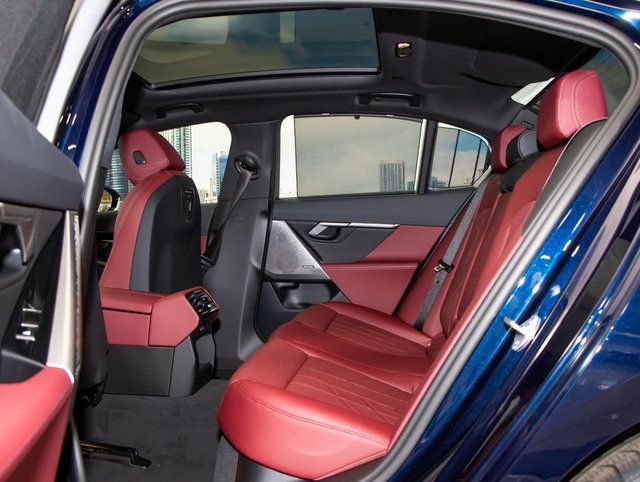 2026 BMW 5 Series 530i - Photo 21