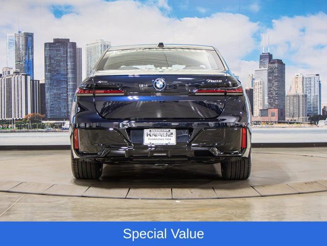 2025 BMW 7 Series 750e - Photo 11