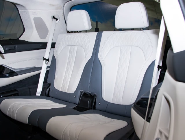 2025 BMW X7 ALPINA XB7 - Photo 23