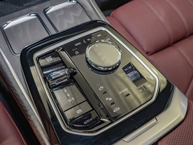 2026 BMW 7 Series 760i - Photo 19