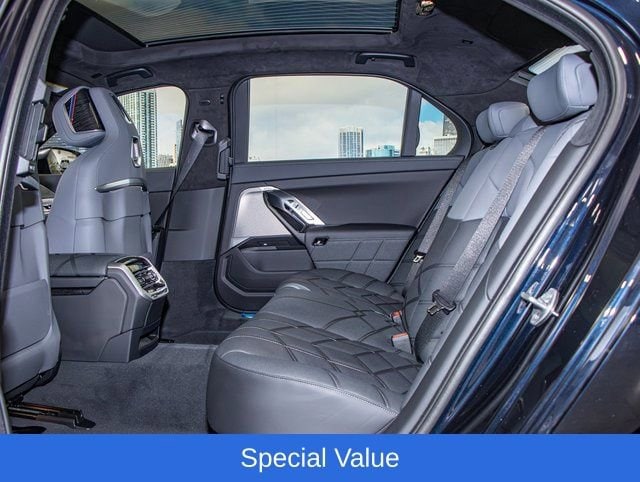 2025 BMW 7 Series 750e - Photo 23