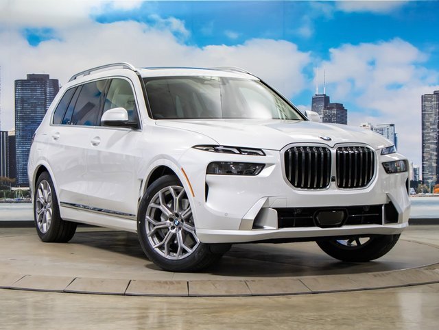 2026 BMW X7 40i's photo