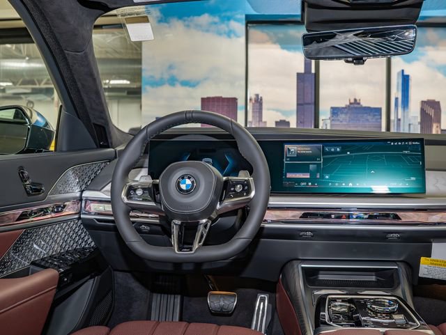 2026 BMW 7 Series 760i - Photo 16