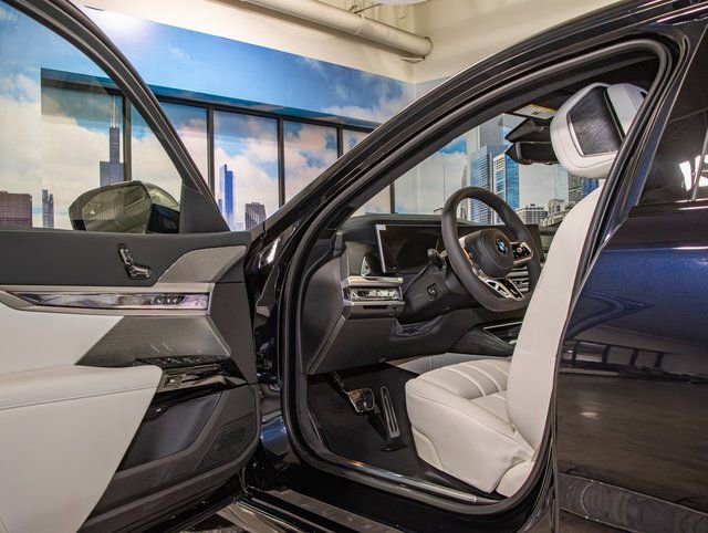 2026 BMW 7 Series 740i - Photo 13