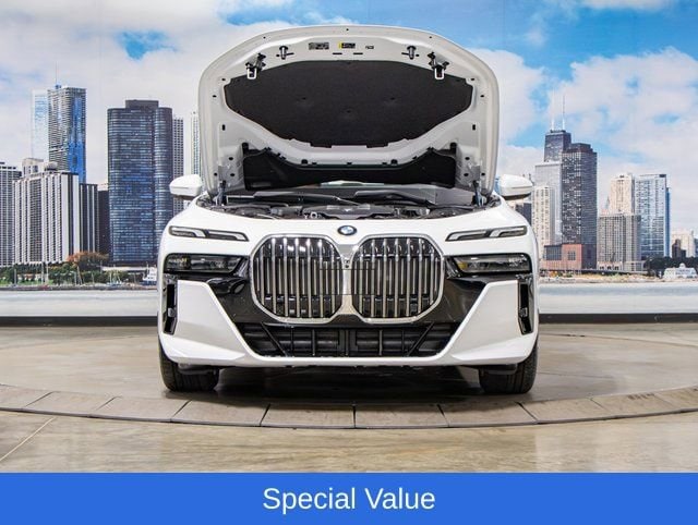 2025 BMW 7 Series 760i - Photo 4