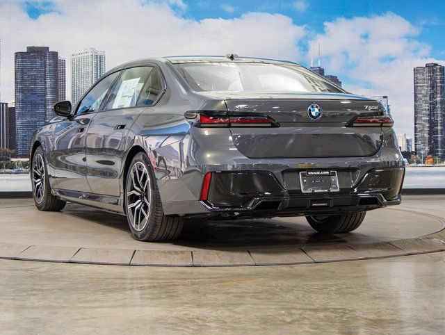 2026 BMW 7 Series 750e - Photo 9